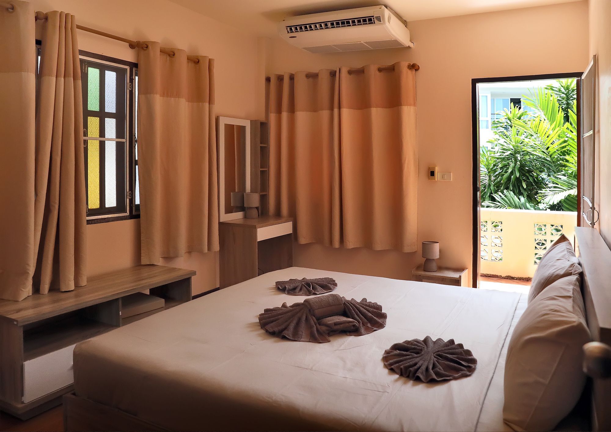 Villa Kamala Beach Exterior photo